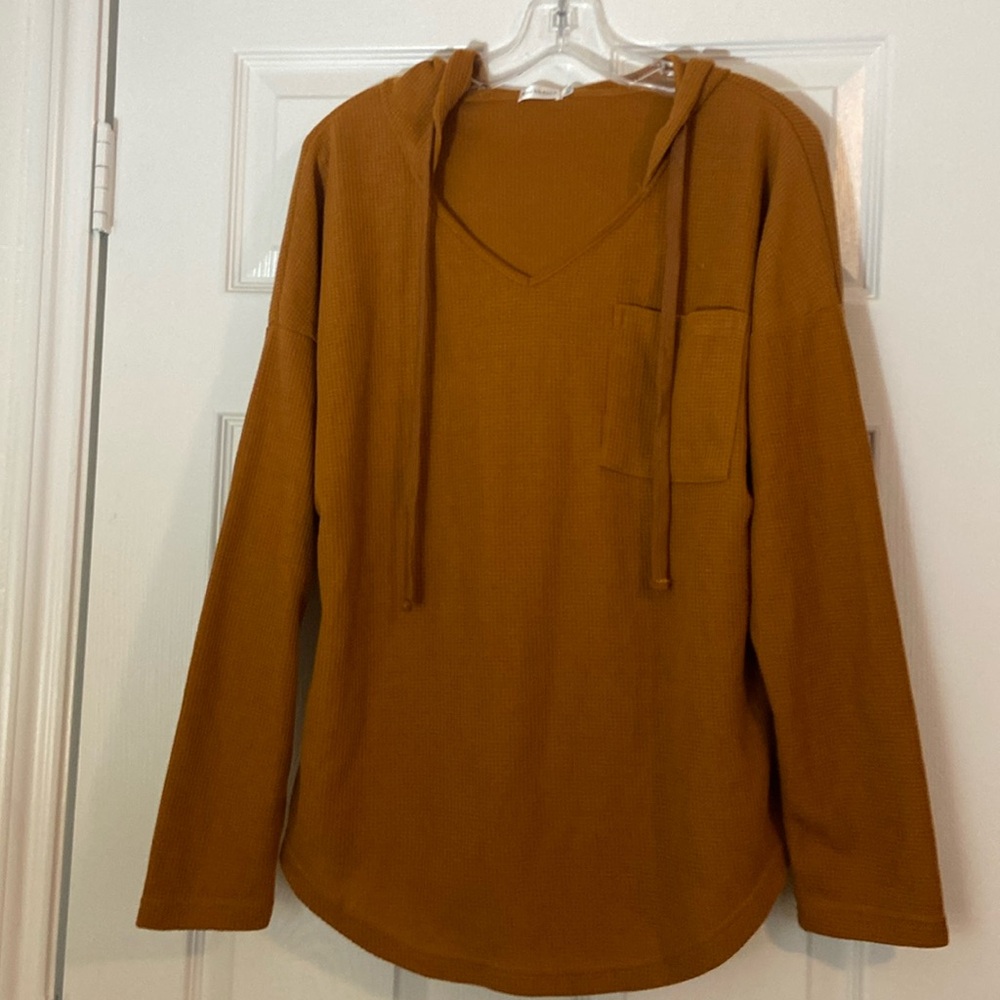 Hooded top for fall season
